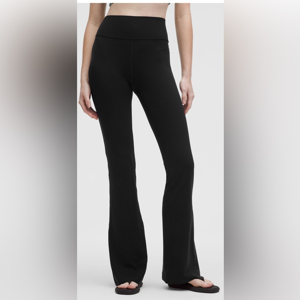 Lululemon Black/Geometric patterned Women's Flared Pants